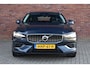 Volvo V60 T6 350PK Plug-in hybrid AWD Essential Bright | Moritz leder | 19 inch | All-season banden | Trekhaak
