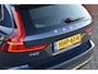 Volvo V60 T6 350PK Plug-in hybrid AWD Essential Bright | Moritz leder | 19 inch | All-season banden | Trekhaak
