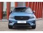 Volvo XC40 T5 Recharge Plus Dark | Stoelverwarming | Trekhaak | H/K | Parkeercamera | Glossy Black | Keyless