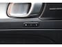 Volvo XC40 T5 Recharge Plus Dark | Stoelverwarming | Trekhaak | H/K | Parkeercamera | Glossy Black | Keyless