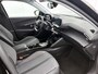 Peugeot e-2008 EV 136pk Allure Pack 50 kWh Automaat | 1ste Eigenaar | Navigatie | Climate Control | Adaptieve Cruise Control | 17"LMV | LED | Camera | Apple Carplay/Android Auto |