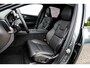 Volvo XC60 T8 Plug-in hybrid AWD Ultra Dark Exec. Ed. | Google | Long Range | Panoramadak | Bowers & Wilkins Audio | Massagefunctie | Keyless | Luchtvering | Stoelverwarming & Ventilatie | Head-Up Display | Getint Glas | Elek. Achterklep | Stuurverwarming | Memory | LED Koplampen | 22" LM