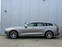 Volvo V60 T6 Twin Engine AWD Momentum Pro | Panoramadak | Harman Kardon | Head up Display | Lederen bekleding | Adaptieve Cruise Control | BLIS dodehoekdetectie | 360 graden camera