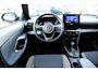 Toyota Yaris Cross 1.5 Hybrid Explore Automaat 116pk | PDC vóór- & achter | Apple Carplay/Android Auto | 1e Eigenaar | BTW-auto |