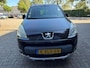 Peugeot Partner Tepee 1.6 VTi XT Executive / bj.2010 / kleur: zwart / NAP met 345321 km./ APK 26-11-2026 / trekhaak / exportauto.