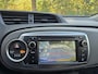 Toyota Yaris 1.3 VVT-i Aspiration | 2E EIGENAAR | 3/6 OF 12MND GARANTIE | NAVI | CAMERA | AIRCO | NW APK |