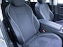 Volkswagen Passat Variant 1.5 eHybrid Elegance Bus. 204 PK | Elec. trekhaak | Stoel- & Stuurverwarming | Ergo stoelen met memory | All-season, Adaptive cruise, Navigatie, Stoelventilatie, HUD, Elektrische achterklep, DCC