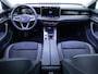 Volkswagen Passat Variant 1.5 eHybrid Elegance Bus. 204 PK | Elec. trekhaak | Stoel- & Stuurverwarming | Ergo stoelen met memory | All-season, Adaptive cruise, Navigatie, Stoelventilatie, HUD, Elektrische achterklep, DCC