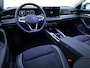Volkswagen Passat Variant 1.5 eHybrid Elegance Bus. 204 PK | Elec. trekhaak | Stoel- & Stuurverwarming | Ergo stoelen met memory | All-season, Adaptive cruise, Navigatie, Stoelventilatie, HUD, Elektrische achterklep, DCC