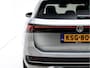 Volkswagen Passat Variant 1.5 eHybrid Elegance Bus. 204 PK | Elec. trekhaak | Stoel- & Stuurverwarming | Ergo stoelen met memory | All-season, Adaptive cruise, Navigatie, Stoelventilatie, HUD, Elektrische achterklep, DCC