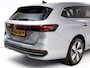 Volkswagen Passat Variant 1.5 eHybrid Elegance Bus. 204 PK | Elec. trekhaak | Stoel- & Stuurverwarming | Ergo stoelen met memory | All-season, Adaptive cruise, Navigatie, Stoelventilatie, HUD, Elektrische achterklep, DCC