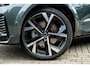 Volvo XC60 T8 Plug-in hybrid AWD Ultra Dark Exec. Ed. | Google | Long Range | Panoramadak | Bowers & Wilkins Audio | Massagefunctie | Keyless | Luchtvering | Stoelverwarming & Ventilatie | Head-Up Display | Getint Glas | Elek. Achterklep | Stuurverwarming | Memory | LED Koplampen | 22" LM