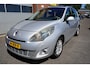 Renault Grand Scenic 2.0 Privilege AUTOMAAT - LUXE - AFN. TREKHAAK - LEDER - STOELVERWARMING - PARKEERSENSOREN V+A - ELEKTR STOEL - NAVI - KEYLESS - BLUETOOTH - DUBBEL PANODAK - CLIMA - CRUISE - LM VELGEN - INKLAPB. SPIEGELS ETC.