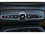 Volvo XC40 B3 Core Business - Harman Kardon - Adaptive Cruise Control met Pilot Assist - BLIS dodehoekassistentie - Voorstoelen en stuurwiel verwarmbaar - Keyless - Elektr. bedienbare achterklep - Parkeersensoren voor & achter - Parkeer camera acter - 18' LMV - Getint glas v.a. de B-stijl - Google Maps geïntegreerd - Apple®CarPlay