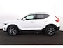 Volvo XC40 B3 Core Business - Harman Kardon - Adaptive Cruise Control met Pilot Assist - BLIS dodehoekassistentie - Voorstoelen en stuurwiel verwarmbaar - Keyless - Elektr. bedienbare achterklep - Parkeersensoren voor & achter - Parkeer camera acter - 18' LMV - Getint glas v.a. de B-stijl - Google Maps geïntegreerd - Apple®CarPlay