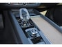 Volvo XC60 T6 Recharge AWD Plus Dark - Panorama/schuifdak - IntelliSafe Assist & Surround - 360º Camera - Harman/Kardon audio - Verwarmde voorstoelen, stuur & achterbank - Parkeersensoren voor & achter - Elektr. bedienb. voorstoelen met geheugen - Head up display - Draadloze tel. lader - 21' LMV