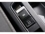 Volkswagen T-Roc 1.5 TSI Style| TREKHAAK | AUTOMAAT | 16"LMV | Bluetooth telefoonvoorbereiding | Bots waarschuwing systeem | Chroom delen exterieur