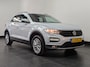 Volkswagen T-Roc 1.5 TSI Style| TREKHAAK | AUTOMAAT | 16"LMV | Bluetooth telefoonvoorbereiding | Bots waarschuwing systeem | Chroom delen exterieur
