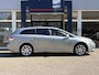 Toyota Avensis Wagon 2.0 VVTi Panoramic Business Special / NL-Auto / 1e-Eigenaar! / Uniek / Panoramadak / Cruise-Control / Trekhaak / Radio-Bluetooth / Navi / Climate-Control / Camera-Achter met PDC / 16'' LMV / ENZ.