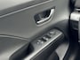 Hyundai Kona 1.6 GDI HEV Comfort Smart Automaat / Fabrieksgarantie tot 2-2030 / Stoel- & Stuurverwarming / Navigatie / Achteruitrijcamera / Adaptive Cruise Control / Climate Control / LED Verlichting /