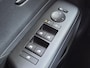 Hyundai Kona 1.6 GDI HEV Comfort / Trekgewicht 1300 kg / Apple Carplay Android Auto / Achteruitrijcamera / Keyless Entry/Start / Adaptief cruise control / Climate control / Parkeersensoren voor en achter / Lichtmetalen wielen 16“ /