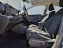 Hyundai Kona 1.6 GDI HEV Comfort / Trekgewicht 1300 kg / Apple Carplay Android Auto / Achteruitrijcamera / Keyless Entry/Start / Adaptief cruise control / Climate control / Parkeersensoren voor en achter / Lichtmetalen wielen 16“ /