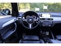 BMW X1 sDrive18i High Executive M-Sport | Leder | Pano | HUD | Navi Plus | Stoelverwarming | Hifi | DAB | Grootlichtassistent | Etc.