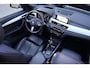BMW X1 sDrive18i High Executive M-Sport | Leder | Pano | HUD | Navi Plus | Stoelverwarming | Hifi | DAB | Grootlichtassistent | Etc.