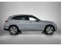 Mercedes-Benz GLC 300e 4MATIC Business Solution AMG | Advanced plus | Nightpakket | Parkeerpakket | Trekhaak | Treeplanken in aluminiumlook | Middenconsole metaalstructuur | Panoramaschuifdak | 20 inch vijfspaaks lichtmetalen AMG-velgen |