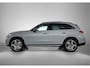 Mercedes-Benz GLC 300e 4MATIC Business Solution AMG | Advanced plus | Nightpakket | Parkeerpakket | Trekhaak | Treeplanken in aluminiumlook | Middenconsole metaalstructuur | Panoramaschuifdak | 20 inch vijfspaaks lichtmetalen AMG-velgen |