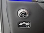 Mercedes-Benz GLC 300e 4MATIC Business Solution AMG | Advanced plus | Nightpakket | Parkeerpakket | Trekhaak | Treeplanken in aluminiumlook | Middenconsole metaalstructuur | Panoramaschuifdak | 20 inch vijfspaaks lichtmetalen AMG-velgen |
