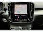 Volvo XC40 B4 Plus Dark | Trekhaak, inklapbaar | Stoel-/ stuurwielverwarming | Elektrisch verstelbare voorstoelen met geheugenfunctie | Adaptieve cruise control | 18 inch. lichtmetalen velgen | BLIS | All-season banden | Apple carplay/ Android auto | Pilot assist