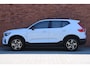 Volvo XC40 2.0 B4 Plus Dark | Trekhaak, inklapbaar | Stoel-/ stuurwielverwarming | Elektrisch verstelbare voorstoelen met geheugenfunctie | Adaptieve cruise control | 18 inch. lichtmetalen velgen | BLIS | All-season banden | Apple carplay/ Android auto | Pilot assist