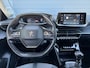 Peugeot 208 1.2 PureTech Allure 360°Camera l Carplay l Dealer Onderhouden l Navi l Halfleder l Clima l Cruise l Rijstrooksensor l 6 Bak l PDC l Lm velgen l N.A.P l 102pk l Apk tot 02-2028