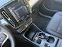 Volvo XC40 1.5 T3 Momentum / Automaat / Dealer-Onderhouden / harman-Kardon / Stoelverwarming / Cruise-Control / Draadloze-Telefoonlader / Standkachel / LED / PDC V+A met Camera / 19'' LMV / All-Season / ENZ.