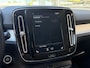 Volvo XC40 1.5 T3 Momentum / Automaat / Dealer-Onderhouden / harman-Kardon / Stoelverwarming / Cruise-Control / Draadloze-Telefoonlader / Standkachel / LED / PDC V+A met Camera / 19'' LMV / All-Season / ENZ.