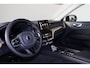Volvo XC60 T6 Plug-in hybrid AWD Plus Dark - IntelliSafe Assist & Surround - Harman Kardon audio - Elektr. bedienbare voorstoelen met geheugen - Verwarmde voorstoelen, stuur & achterbank - Parkeercamera achter - Parkeersensoren voor & achter - Draadloze tel. lader - Extra getint glas - 19 inch LMV