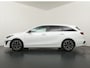 Kia Ceed Sportswagon 1.5 T-GDi GT-Line Automaat - Climate Control - Kantel / Schuifdak - Navigatie - Achteruitrijcamera - Elektrische Achterklep - Fabrieksgarantie tot 03-2031