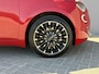 Fiat 500 La Prima 42 kWh / SOH 93% / Apple Carplay/Android Auto / Achteruitrijcamera / Adaptieve Cruise Control / Lichtmetalen Velgen 17" / Navigatie / 3-fase / Snelladen /