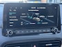 Hyundai Kona 1.6 GDI HEV Fashion / Vaste Trekhaak / 1.300kg Trekgewicht / All-Season Banden / Apple Carplay & Android Auto / Parkeersensoren Achter/ Achteruitrijcamera /