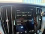 Volvo V60 2.0 T5 Momentum | Trekhaak | Leder | Power Seats | Memory | Apple carplay/Android auto | Stoelverwarming | Cruise Control | Elektr. bedienbare achterklep | 4 Seizoen banden |