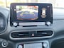 Hyundai Kona Electric EV Fashion 64 kWh | SOH: 95,1% | 3 Fase | Warmtepomp | LED | Blindspot | Stoelverwarming | All Season | HUD |