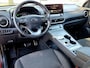 Hyundai Kona Electric EV Fashion 64 kWh | SOH: 95,1% | 3 Fase | Warmtepomp | LED | Blindspot | Stoelverwarming | All Season | HUD |