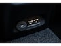 Volvo EX40 Single Motor Extended Range Ultra Black Edition 82 kWh | Europa | Harman Kardon audio | 20" | Schuif-/kanteldak | Getint Glas | Elektrische stoelverstelling | Nubuck bekleding | Adaptive Cruise Control | Dodehoekdetectie |