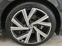 Volkswagen Golf Variant 1.5 eTSI 150pk Automaat R-Line interieur & exterieur | Trekhaak | Bestuurdersassistentiepakket |18" Velgen