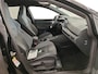 Volkswagen Golf Variant 1.5 eTSI 150pk Automaat R-Line interieur & exterieur | Trekhaak | Bestuurdersassistentiepakket |18" Velgen