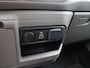 Volkswagen Transporter Caravelle 2.5 L2H1 eHybrid Style 233PK Aut. incl. BTW en BPM, Leder, 360gr. Camera, Navi, Side Assist, Keyless, Matrix-LED Koplampen, Adaptieve Cruise Control, Trekhaak, 17" LM Velgen, 8-zitpl., Stoel-stuurverwarming