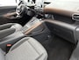 Peugeot e-Rifter EV GT 7p 50 kWh 136pk | 7 Zitplaatsen | Navigatie | Achteruitrijcamera | Climate Control | Cruise Control | Parkeersensoren | Keyless | Elektrisch inklapbare spiegels | Apple Carplay / Android Auto | Bluetooth | DAB+ radio | Multifunctioneel lederen stuurwiel | Digitaal instrumentenpaneel | Donker getint glas | 2x Schuifdeur | 17" lichtmetalen velgen |