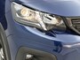 Peugeot e-Rifter EV GT 7p 50 kWh 136pk | 7 Zitplaatsen | Navigatie | Achteruitrijcamera | Climate Control | Cruise Control | Parkeersensoren | Keyless | Elektrisch inklapbare spiegels | Apple Carplay / Android Auto | Bluetooth | DAB+ radio | Multifunctioneel lederen stuurwiel | Digitaal instrumentenpaneel | Donker getint glas | 2x Schuifdeur | 17" lichtmetalen velgen |