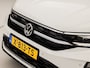 Volkswagen Taigo 1.0 TSI Sport Automaat (PANORAMADAK, APPLE CARPLAY, GROOT NAVI, LEDER, KEYLESS, STOELVERWARMING, SPORTSTOELEN, CAMERA, IQ LIGHT, NIEUWSTAAT)